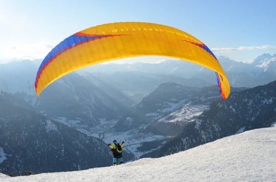 parapente-montagne-neige